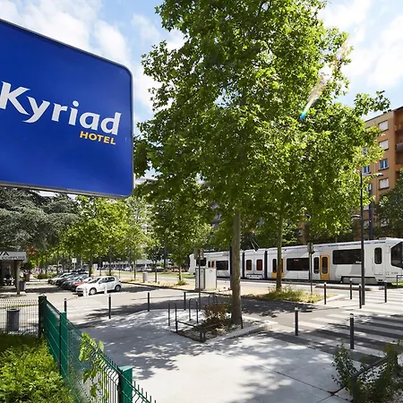 ホテル Kyriad Centre グルノーブル