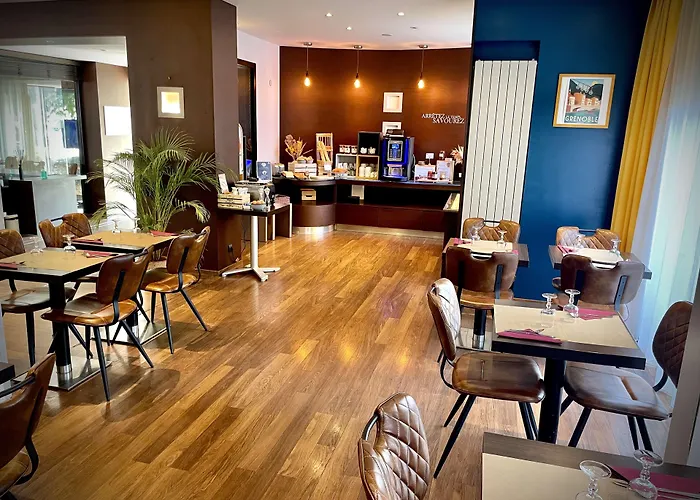 ホテル Kyriad Centre グルノーブル