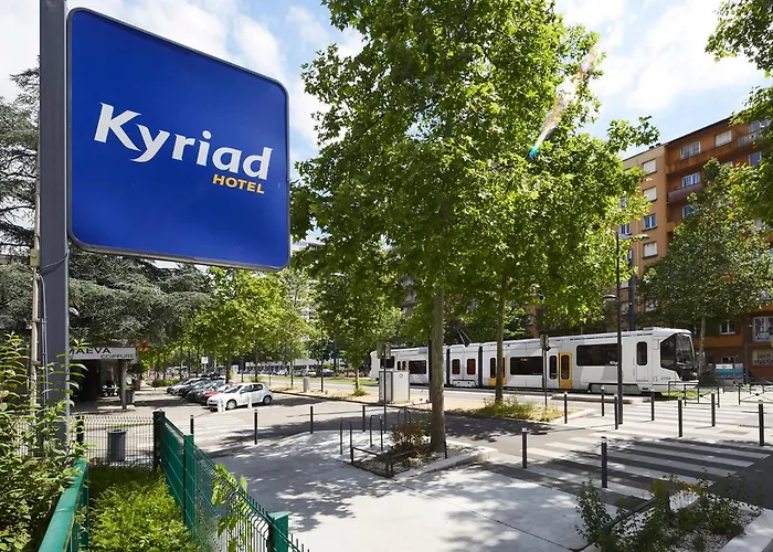 ホテル Kyriad Centre グルノーブル