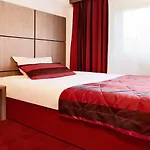 فندق Kyriad Centre 3*