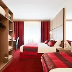 فندق Kyriad Centre 3*