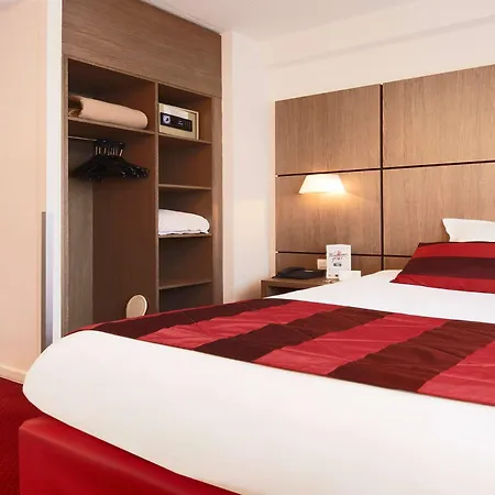 Kyriad Centre 3* غرونوبل