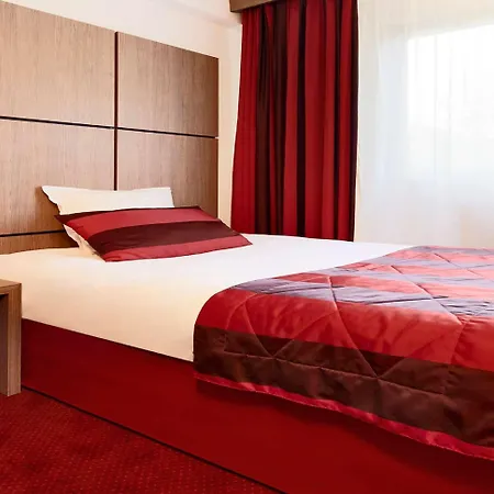 ホテル Kyriad Centre 3*