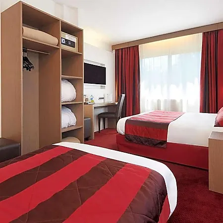 Kyriad Centre 3*