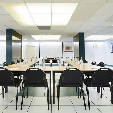 Kyriad Centre 3* גרנובל