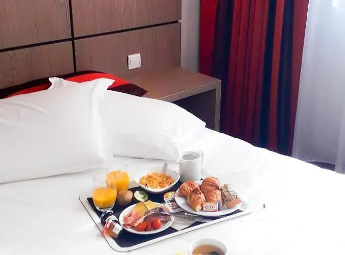 Kyriad Centre فندق 3*