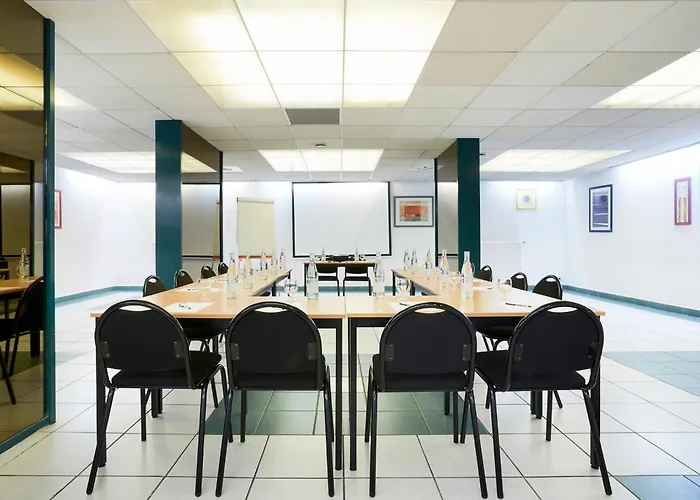 Kyriad Centre فندق