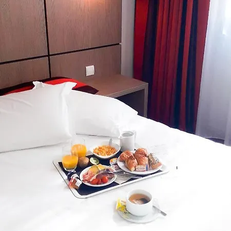 Kyriad Centre Otel 3*