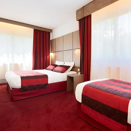 Otel Kyriad Centre 3*