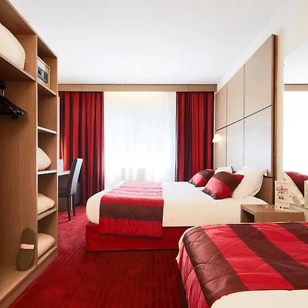 Otel Kyriad Centre 3*