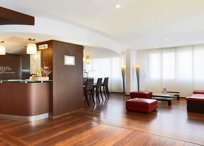 Kyriad Centre Otel 3*