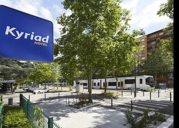 Otel Kyriad Centre 3*